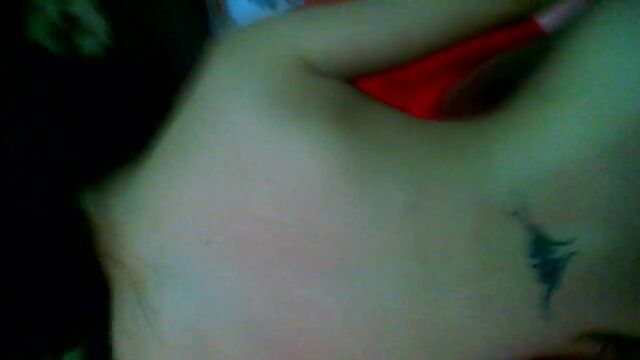 Odlično :  Lepa MILF Jayden Jaymes vzame dve črni palici Video posnetki za odrasle 