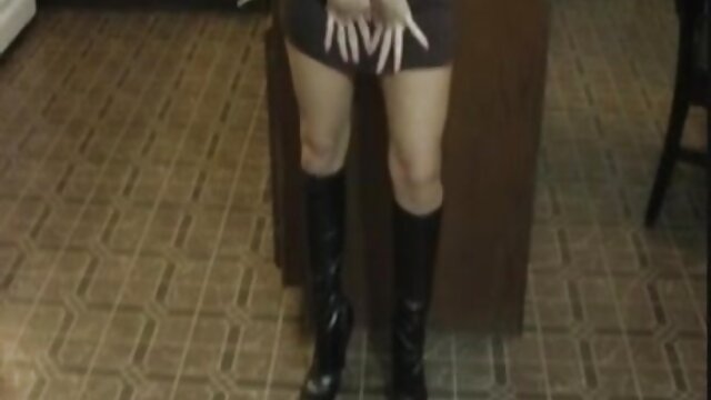 Odlično :  Mačeha Julia Ann se pridruži zabavi Video posnetki za odrasle 