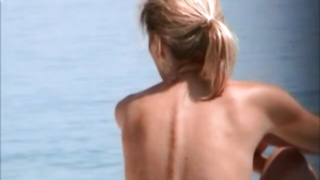 Odlično :  Mlade varuške pihajo in se zajebejo Video posnetki za odrasle 