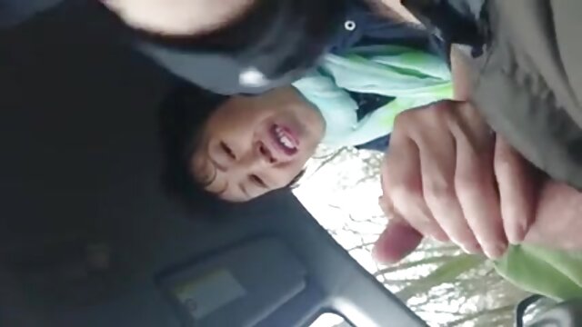 Odlično :  Rjavolaska z velikimi sikami sesa ogromen kurac Video posnetki za odrasle 