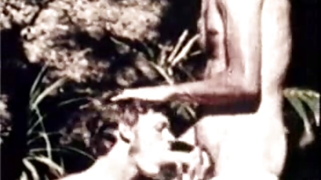 Odlično :  Jane Wilde in Rocky Emerson se ližeta in jebeta z ogromnim dildom Video posnetki za odrasle 