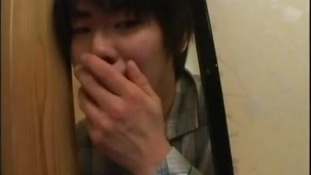 Odlično :  Poročen moški jebe vročo medicinsko sestro Video posnetki za odrasle 