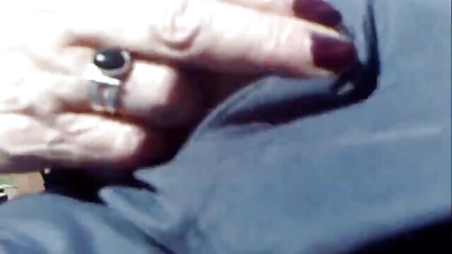 Odlično :  Lepo dekle se tušira Video posnetki za odrasle 