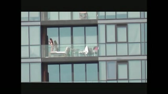 Odlično :  Oliver tolče dve željni kučki hkrati Video posnetki za odrasle 