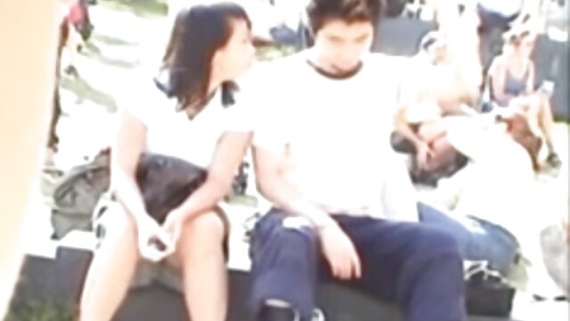 Odlično :  Dve pohojeni blondinki Sarah in Aubrey sesata in prekleto trdo kljuvata z užitkom Video posnetki za odrasle 