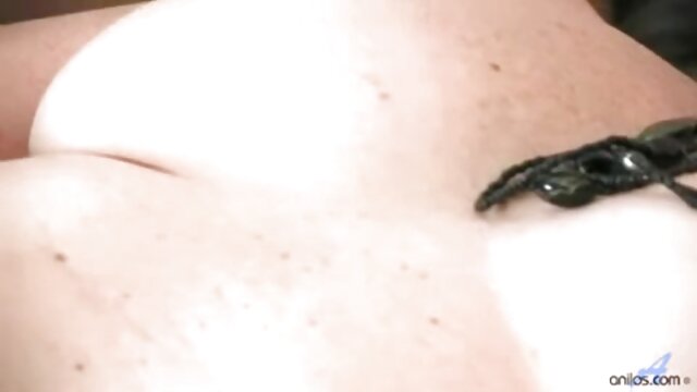 Odlično :  Victoria Steffanie in Natasha se lepo prekletata v dnevni sobi Video posnetki za odrasle 