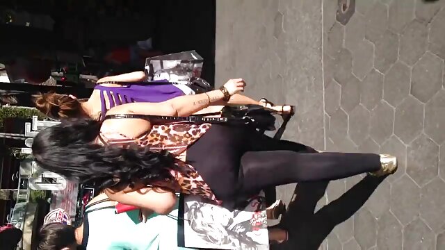 Odlično :  Italijanka si deli BF s svojo čudno mačeho Video posnetki za odrasle 