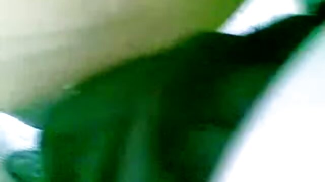 Odlično :  MILF mačeha Richelle Ryan z velikimi joški jebe svojega pastorka Video posnetki za odrasle 