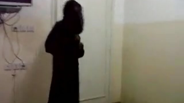 Odlično :  Richelle Ryan si deli trd kurac z mlado azijko Video posnetki za odrasle 