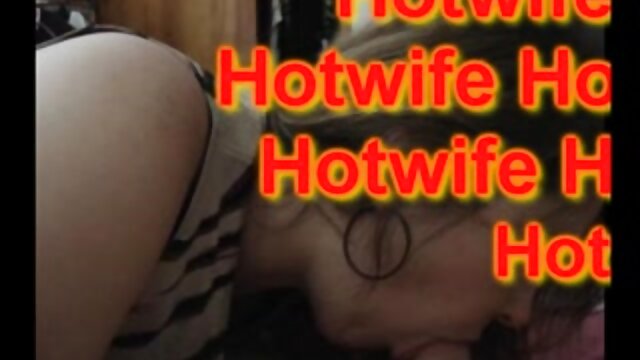 Odlično :  Rjavolaska mamica prodre v svojo lastno luknjo Video posnetki za odrasle 