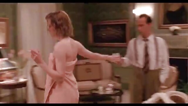 Odlično :  Ljubko s čokoladno kožo, ki jo je pribil njen osebni trener Video posnetki za odrasle 