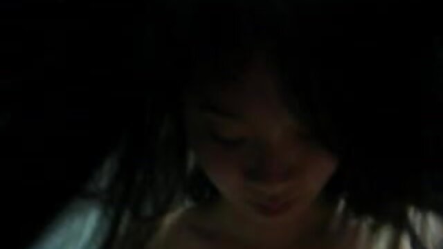 Odlično :  Pohota blondinka žena je ob bazenu izkoščena Video posnetki za odrasle 