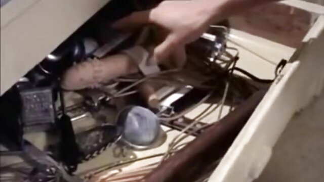 Odlično :  Nadrejena ženska jebe svojega zaposlenega Video posnetki za odrasle 