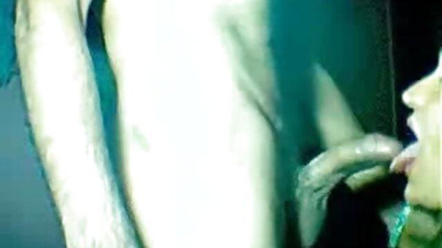 Odlično :  Katana Kombat jebe srečneža v dnevni sobi Video posnetki za odrasle 