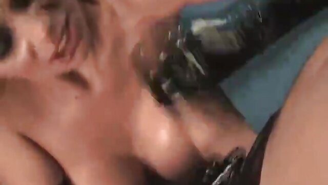 Odlično :  Alex Blake daje BJ in se zajebe z njenimi spodnjicami Video posnetki za odrasle 