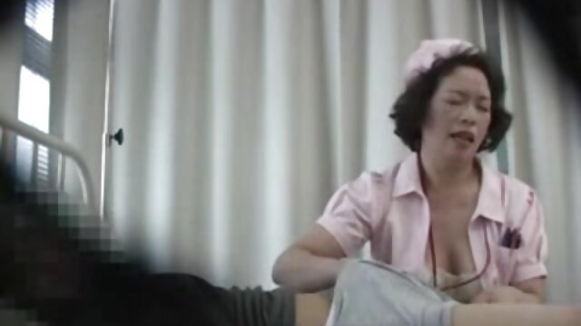 Odlično :  Plavolasa vixen Brooke Banner se zajebe na kavč Video posnetki za odrasle 