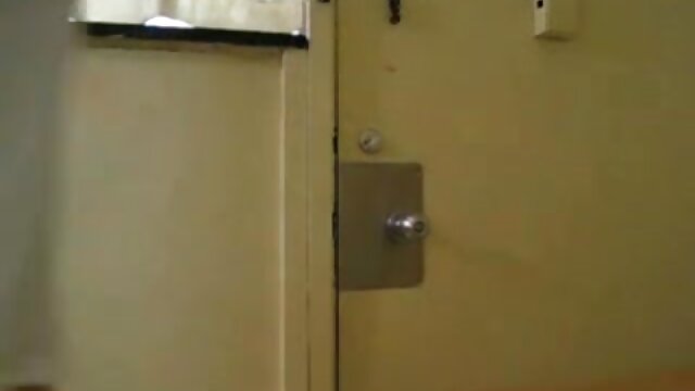 Odlično :  Johnny ima srečo, da zajebe očetovo novo dekle Video posnetki za odrasle 