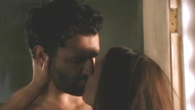 Odlično :  Casey Calvert pokaže svoje neverjetne sposobnosti rokovanja s petelinom Video posnetki za odrasle 