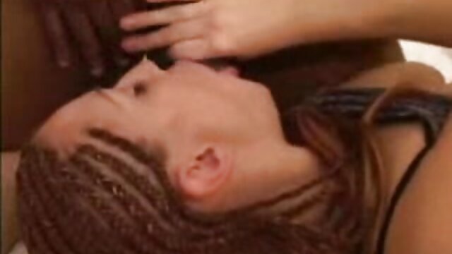 Kakovostni filmi :  Karlee Grey drsi svojo mastno muco čez tiča Video posnetki 