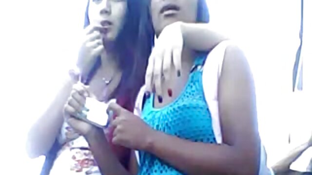 Odlično :  Sladka rjavolaska sesa ogromen tič Video posnetki za odrasle 