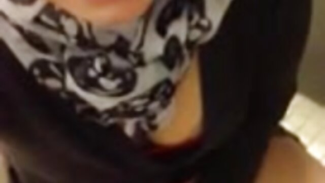 Odlično :  Vroča šolarka poje spermo Video posnetki za odrasle 