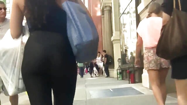 Odlično :  Busty babes hranjen s pizda in tiča v pisarni Video posnetki za odrasle 