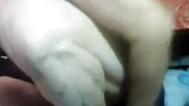 Odlično :  Prsata teniška punca Emily Mena uživa v intenzivnem tolčenju po muci Video posnetki za odrasle 