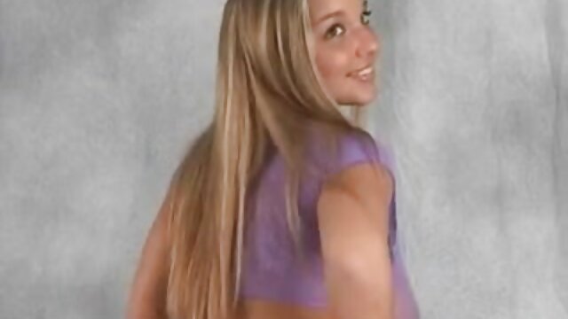 Odlično :  Kyler Quinn dvojno prebijeta dva pohotna črna žebljička Video posnetki za odrasle 