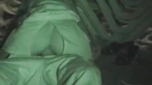 Odlično :  Vroča blondinka rada liže velika jajca Video posnetki za odrasle 