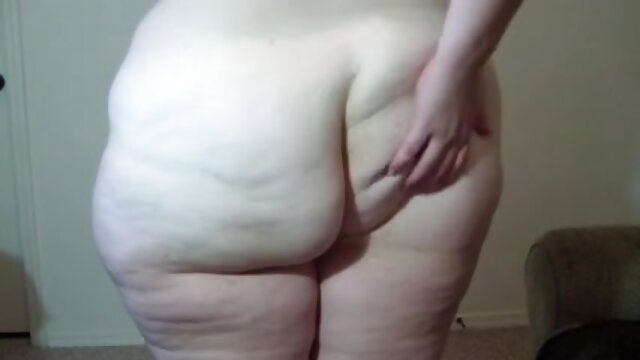 Odlično :  Osupljiva MILF Eva Karera je lizala in dobro funt Video posnetki za odrasle 