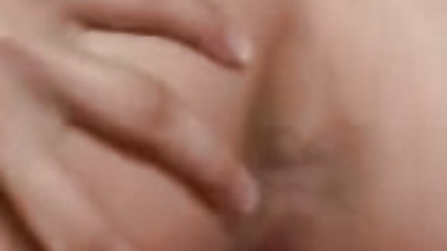 Odlično :  Prsata skrbnica se nabije in grobo napolni Video posnetki za odrasle 