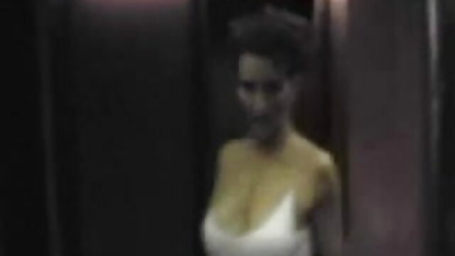 Odlično :  Seksi blondinka je srečna, medtem ko je zajebal Video posnetki za odrasle 