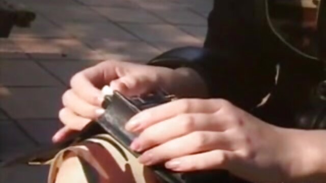 Odlično :  Najstnica Lily Adams z majhnimi joški se seksa z polbratom Video posnetki za odrasle 