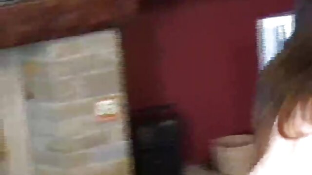 Odlično :  Očarljivo rjavolasko Karlee Grey je zmerjal očetov prijatelj Video posnetki za odrasle 