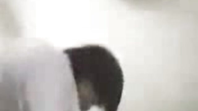 Odlično :  Pohojeni dami Zara in Seraphina se ljubita v kuhinji Video posnetki za odrasle 