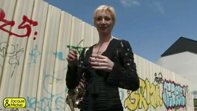 Odlično :  Prsata učiteljica jebe svojega piflarskega učenca Video posnetki za odrasle 