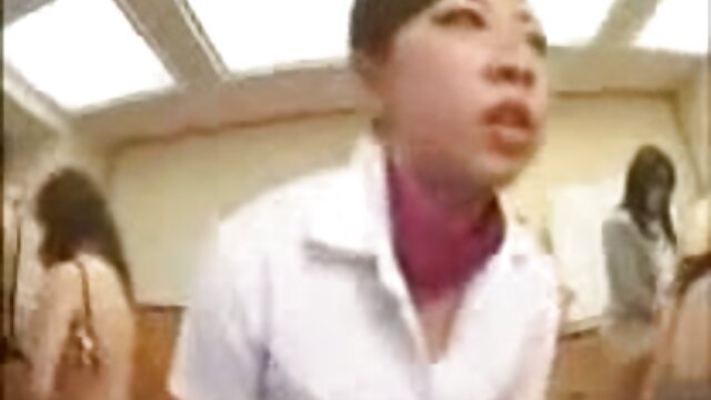 Odlično :  Temnolasa lepotica Claire Black jebe srečneža v POV Video posnetki za odrasle 