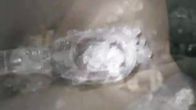 Odlično :  Dve sijoči ženi draži svojega šoferja Video posnetki za odrasle 