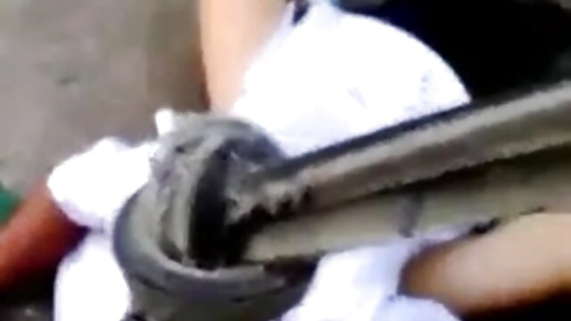 Odlično :  Ljubka varuška dovoli Dannyju, da jo jebe za nekaj dodatnega denarja Video posnetki za odrasle 