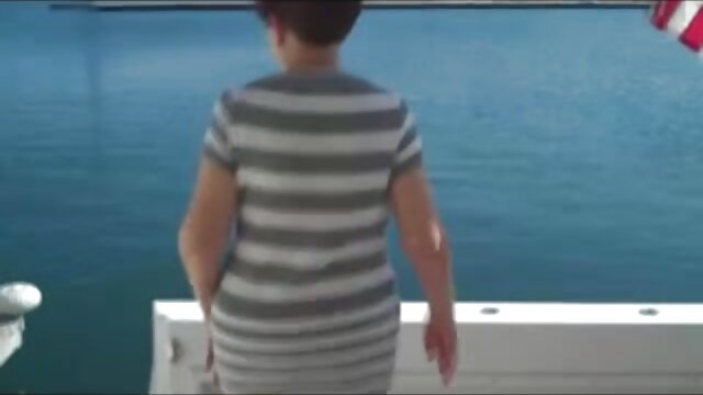 Odlično :  Seksi služkinja Eva Karera je zelo izkušena Video posnetki za odrasle 