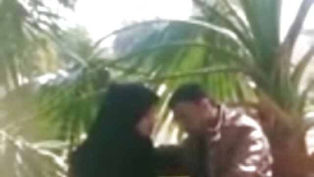 Odlično :  Piflasto najstnico Isabel Moon močno zajebe na kavču Video posnetki za odrasle 