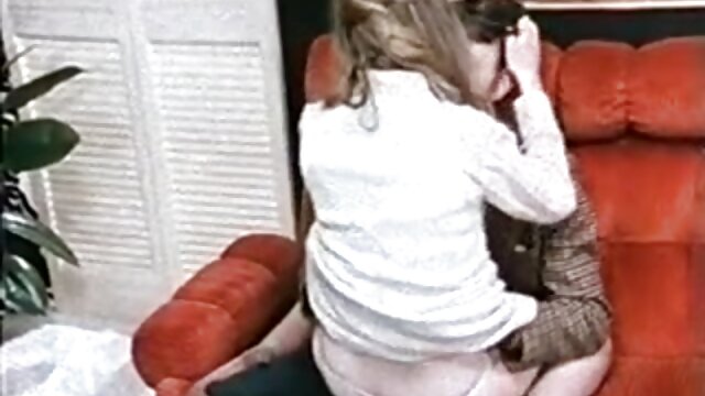 Odlično :  Majhna pastorka Lilly Ford se močno zajeba od svojega očeta Video posnetki za odrasle 