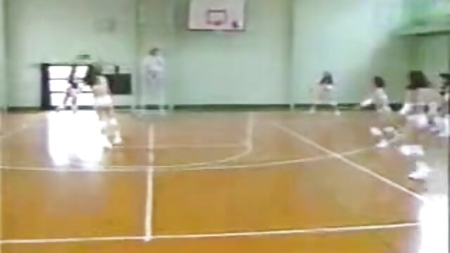 Odlično :  Seksi služkinja odlično opravlja svoje delo Video posnetki za odrasle 