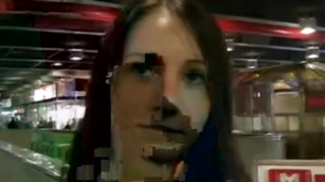 Odlično :  Muff Britney Amber dopolnita z dvema petelinama Video posnetki za odrasle 