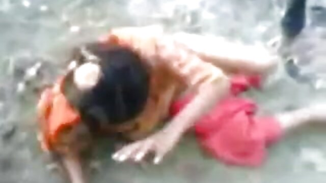 Odlično :  Mačeha Krissy Lynn uči pastorka seksa in dobi kremasto Video posnetki za odrasle 