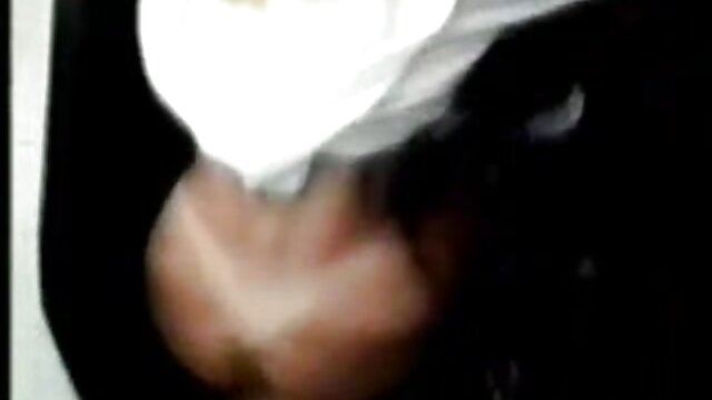 Odlično :  Petite blondinka ima ogromno, okroglo rit Video posnetki za odrasle 