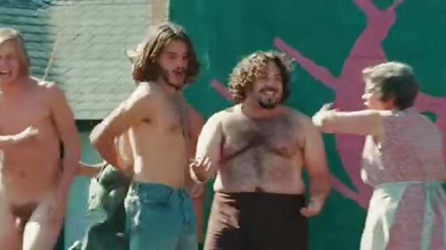 Odlično :  Temnolaska MILF Krissy Lynn zajebava srečnega fanta v postelji Video posnetki za odrasle 