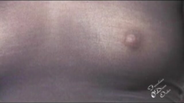 Kakovostni filmi :  Tristan Summers se ogreje s svojo najljubšo seks igračo, preden se povali Video posnetki 